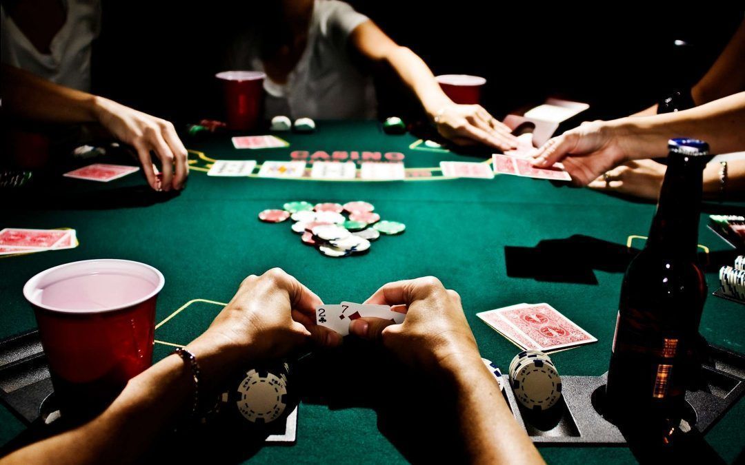Aprende a jugar al póker en ocho sencillos pasos